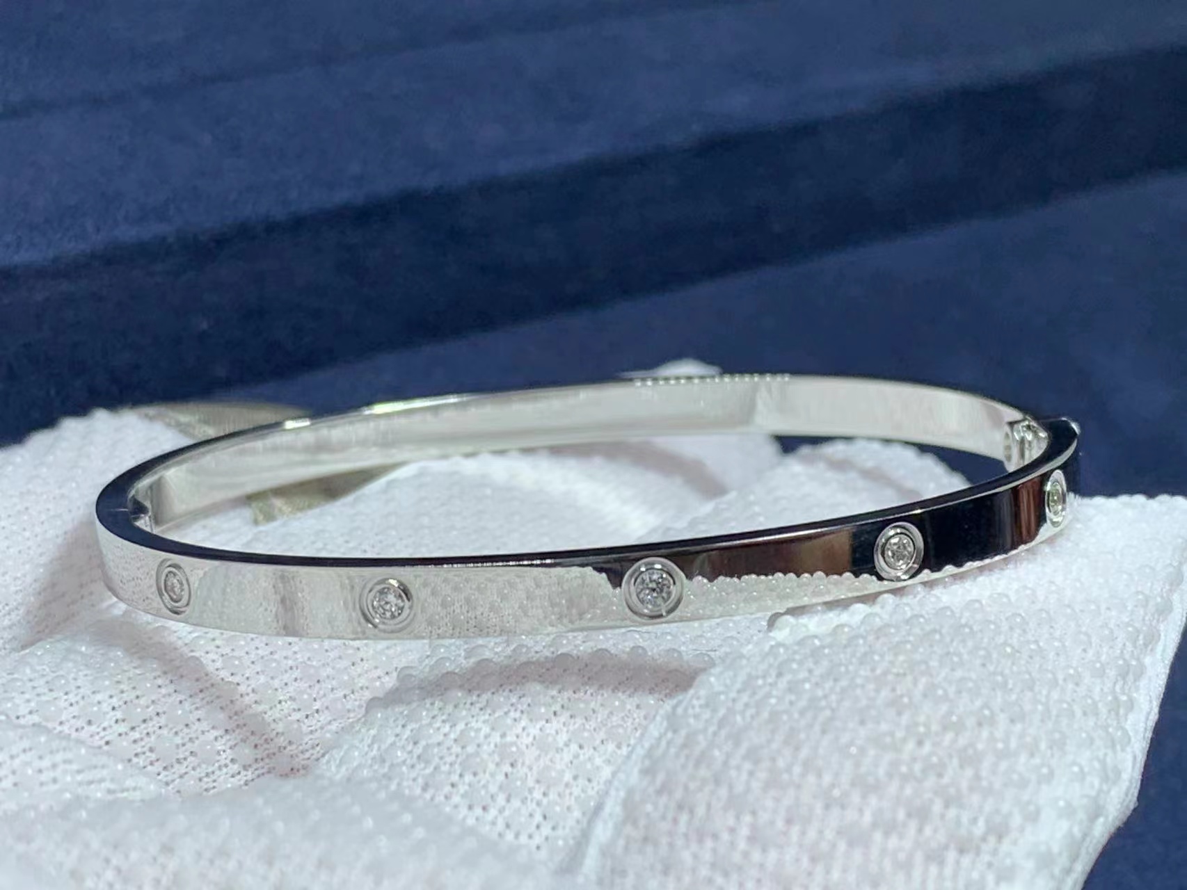 Quality-Cartier-Love-Bracelet-Small-Model-10-Diamonds-White-Gold-B6048017-1