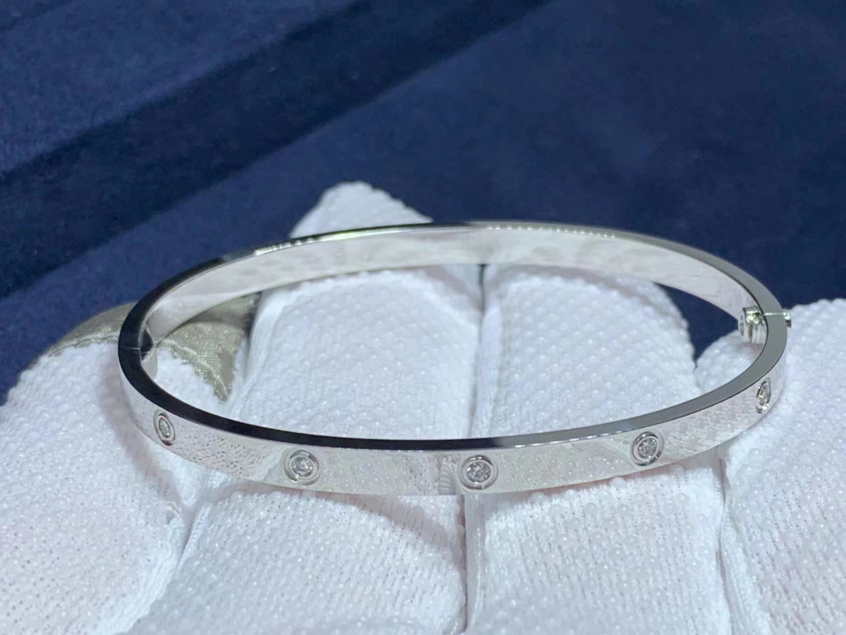 1:1 Quality Cartier Love Bracelet Small Model 10 Diamonds White Gold -B6048017